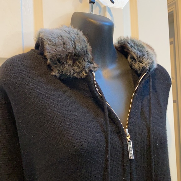 BCBG Maxazria long tunic sweater with faux fur hood - Picture 2 of 7